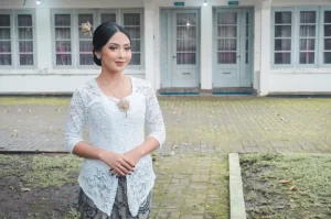 Latest Charming Party Kebaya Models to Look Stunning